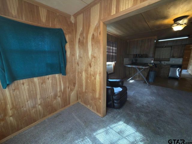 20369 Parkside Dr, Chandler, TX 75758