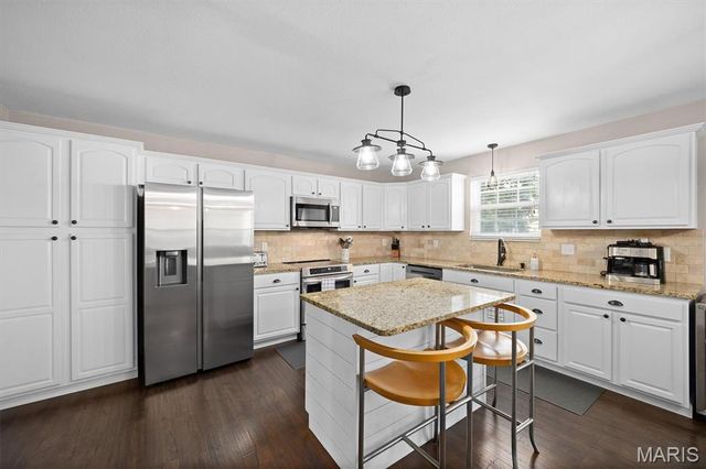 1511 Nottinghill Drive, O'fallon, IL 62269