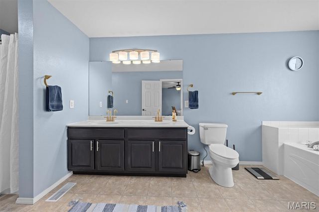 1511 Nottinghill Drive, O'fallon, IL 62269