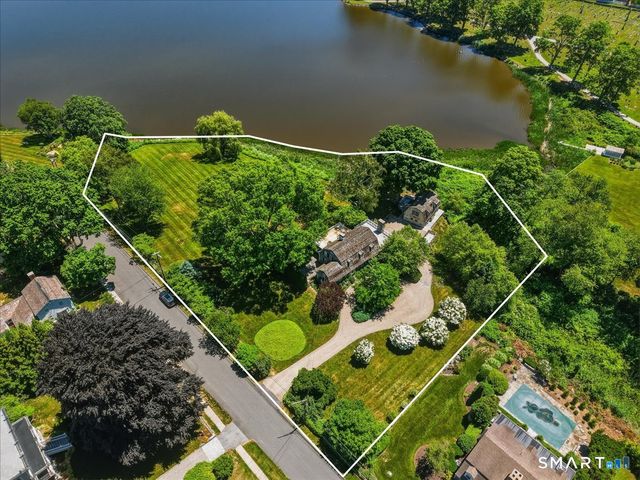 24 New City Street, Essex, CT 06426