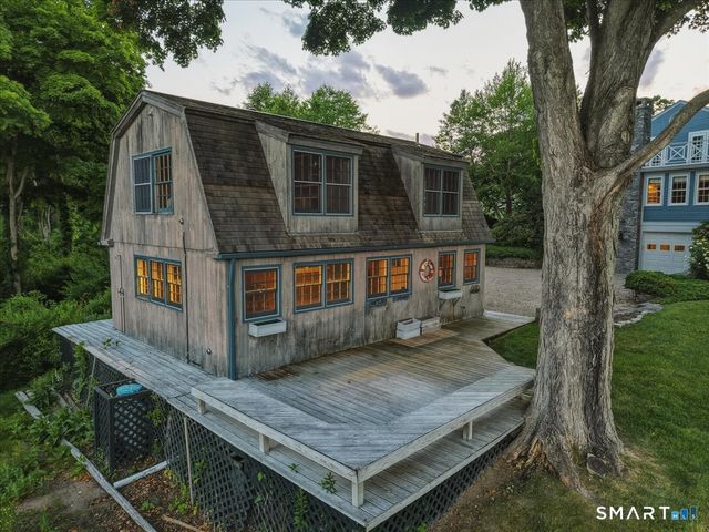 24 New City Street, Essex, CT 06426