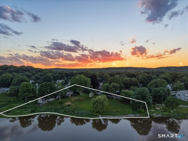 24 New City Street, Essex, CT 06426