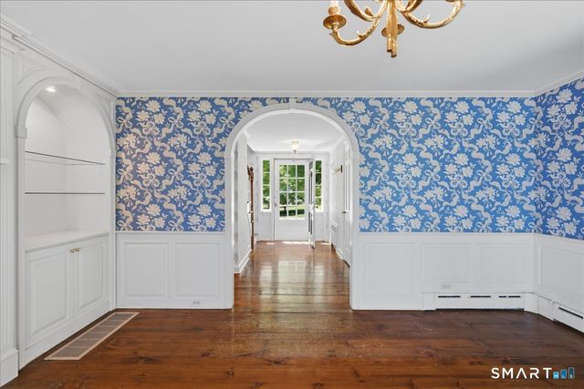 24 New City Street, Essex, CT 06426
