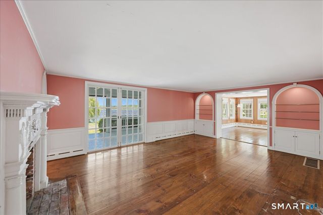 24 New City Street, Essex, CT 06426
