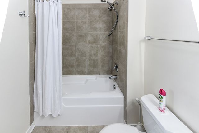 1153 W Washburne Avenue 301, Chicago, IL 60608