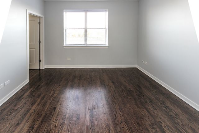 1153 W Washburne Avenue 301, Chicago, IL 60608