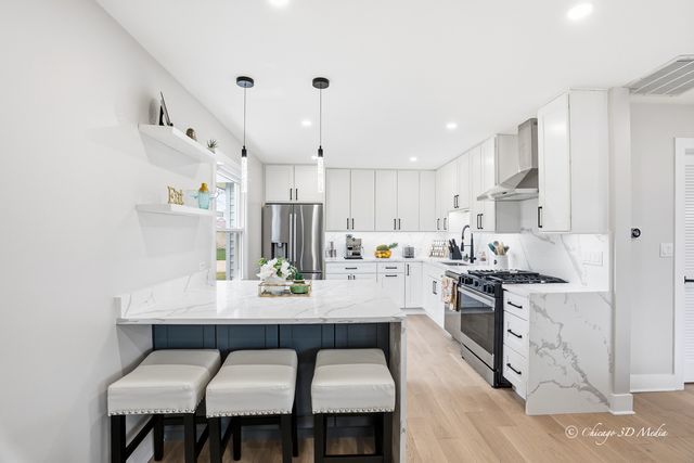 115 Red Bridge Road, Lake Zurich, IL 60047