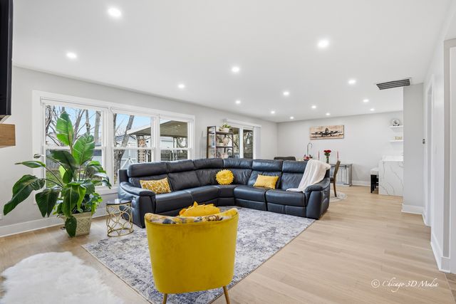 115 Red Bridge Road, Lake Zurich, IL 60047