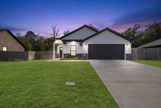 16134 Crossing Circle, Lindale, TX 75771
