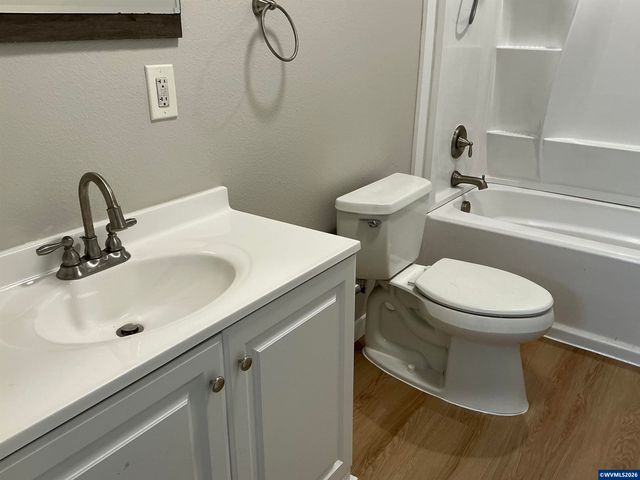 908 Water Av NE, Albany, OR 97321