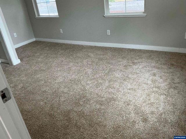908 Water Av NE, Albany, OR 97321