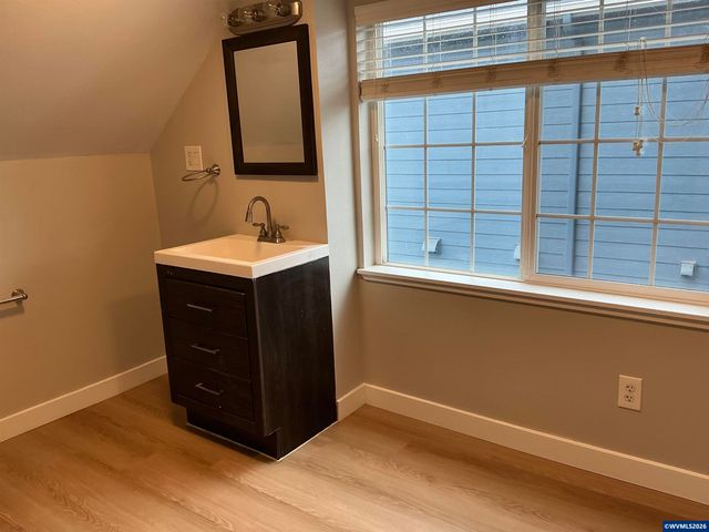 908 Water Av NE, Albany, OR 97321