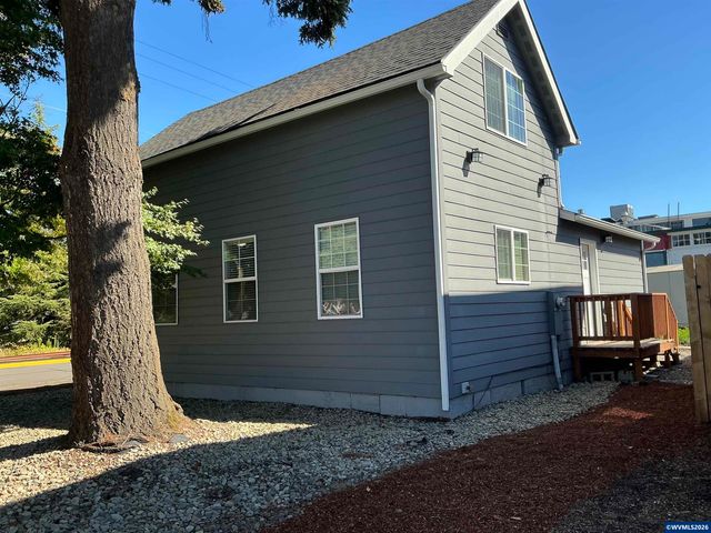 908 Water Av NE, Albany, OR 97321
