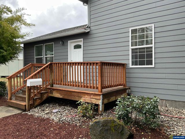 908 Water Av NE, Albany, OR 97321
