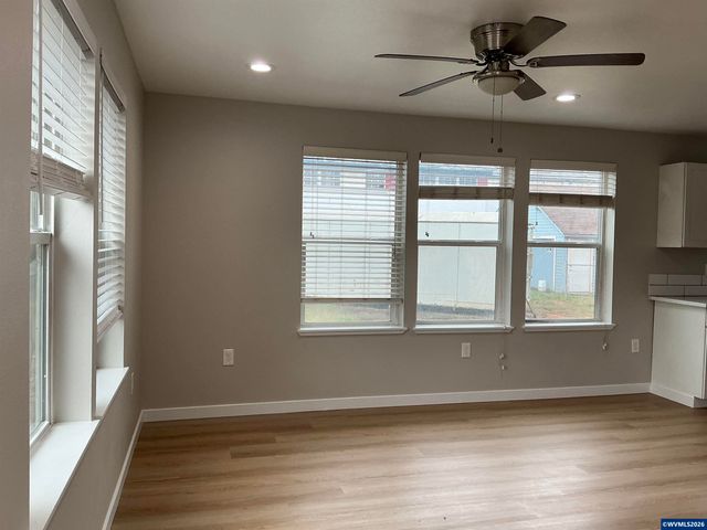 908 Water Av NE, Albany, OR 97321