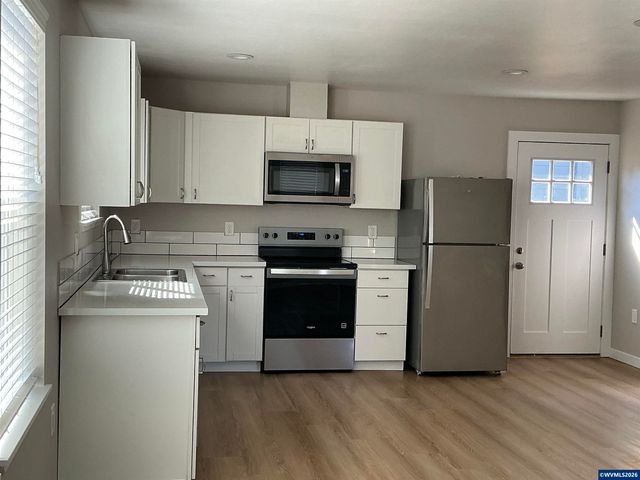 908 Water Av NE, Albany, OR 97321
