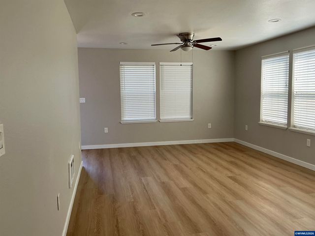 908 Water Av NE, Albany, OR 97321