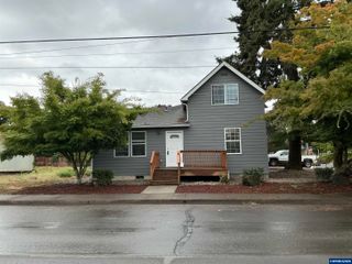 908 Water Av NE, Albany, OR 97321