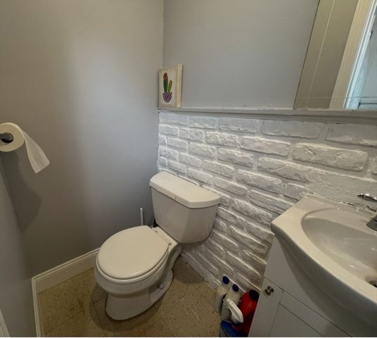 50 Cleveland Ave 50, Braintree, MA 02184