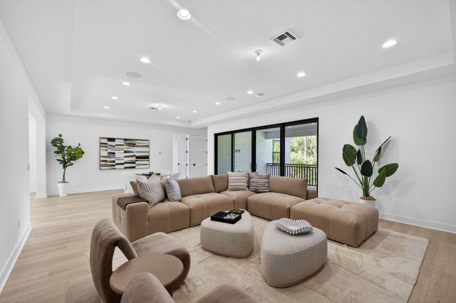 13334 Artisan Circle, Palm Beach Gardens, FL 33418