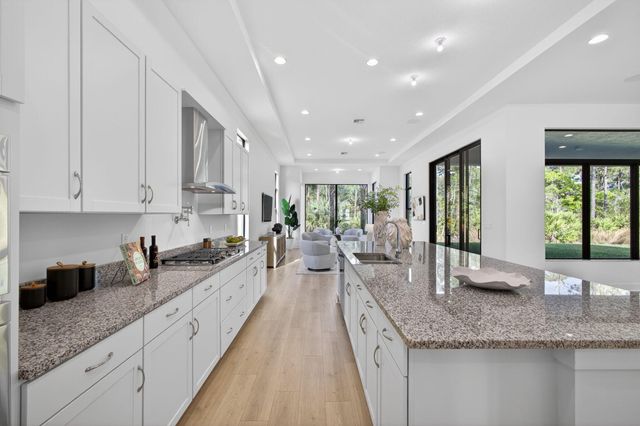 13334 Artisan Circle, Palm Beach Gardens, FL 33418