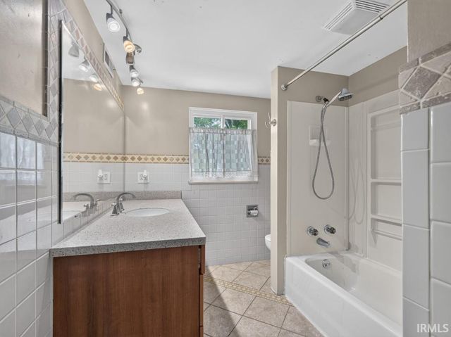 3728 Spruce Drive, Fort Wayne, IN 46809
