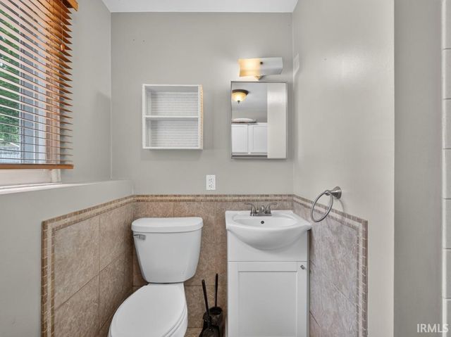 3728 Spruce Drive, Fort Wayne, IN 46809