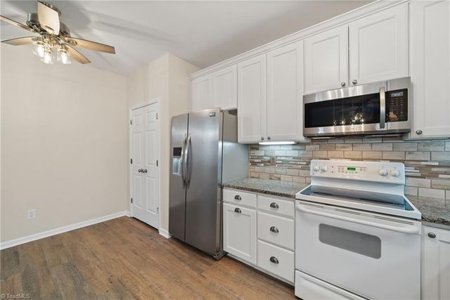 6901 Hanesbrook Circle 102, Clemmons, NC 27012