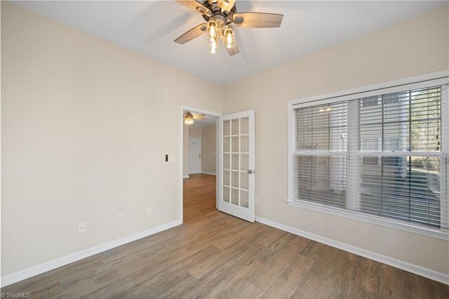 6901 Hanesbrook Circle 102, Clemmons, NC 27012