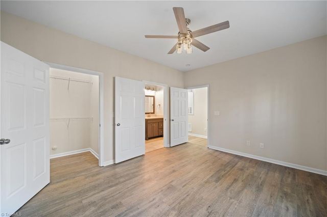 6901 Hanesbrook Circle 102, Clemmons, NC 27012