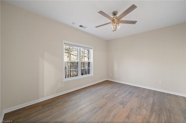 6901 Hanesbrook Circle 102, Clemmons, NC 27012