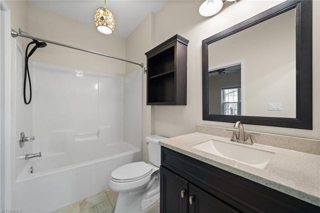 6901 Hanesbrook Circle 102, Clemmons, NC 27012