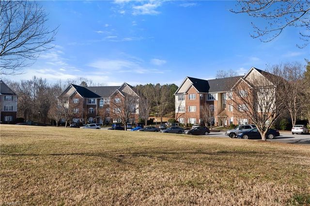 6901 Hanesbrook Circle 102, Clemmons, NC 27012