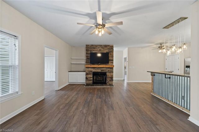 6901 Hanesbrook Circle 102, Clemmons, NC 27012