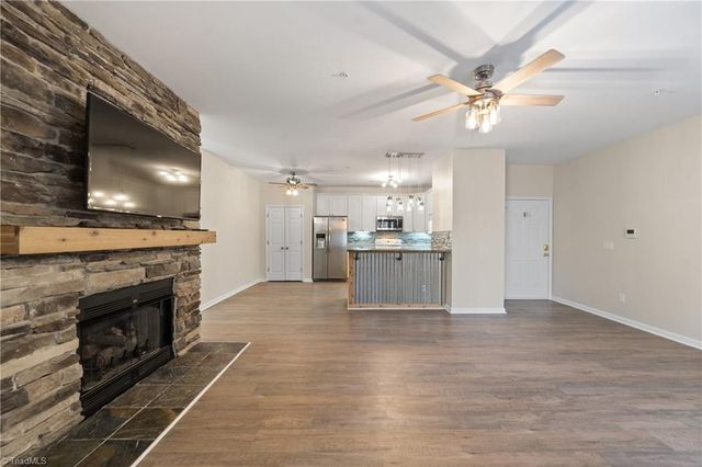 6901 Hanesbrook Circle 102, Clemmons, NC 27012