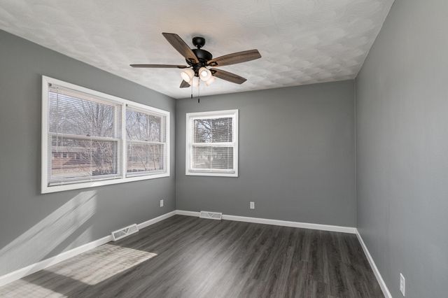 3847 S Broadway Avenue, Springfield, MO 65807