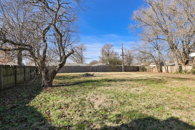 3847 S Broadway Avenue, Springfield, MO 65807