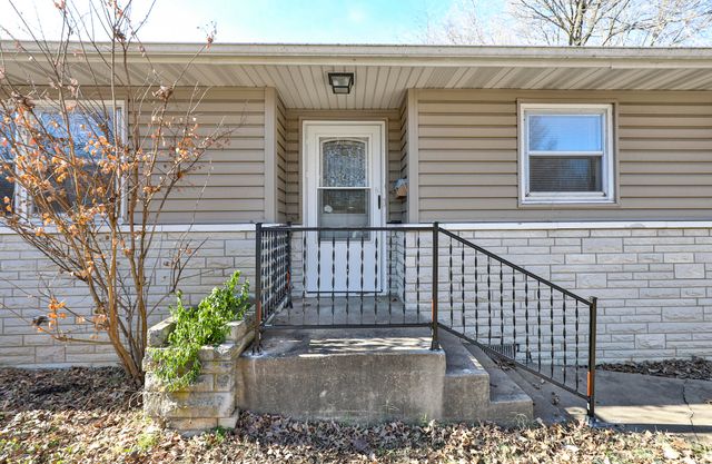 3847 S Broadway Avenue, Springfield, MO 65807