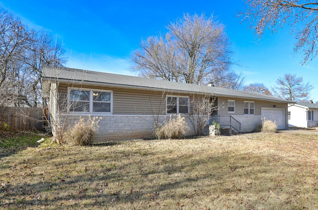 3847 S Broadway Avenue, Springfield, MO 65807
