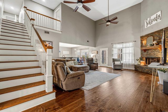 128 Parkway Pl, Pearcy, AR 71964