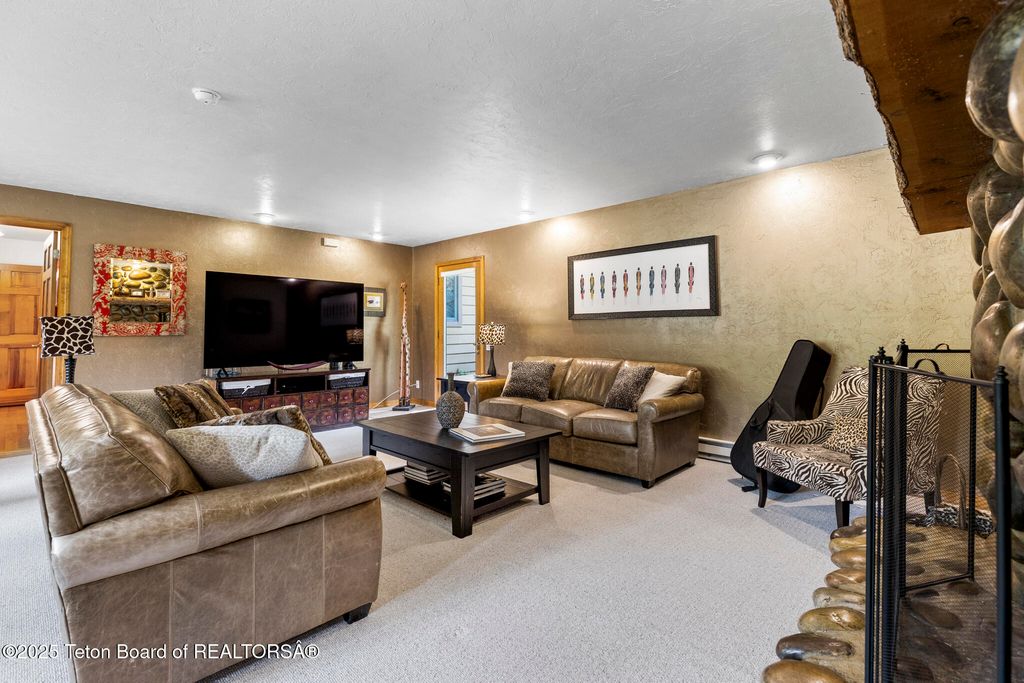 3610 N LAKE CREEK Drive, Wilson, WY 83014 photo 24