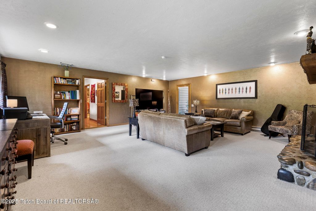 3610 N LAKE CREEK Drive, Wilson, WY 83014 photo 25