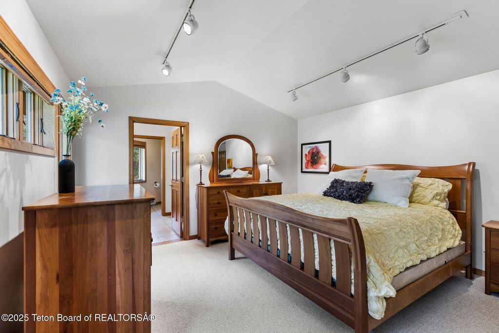 3610 N LAKE CREEK Drive, Wilson, WY 83014 photo 30