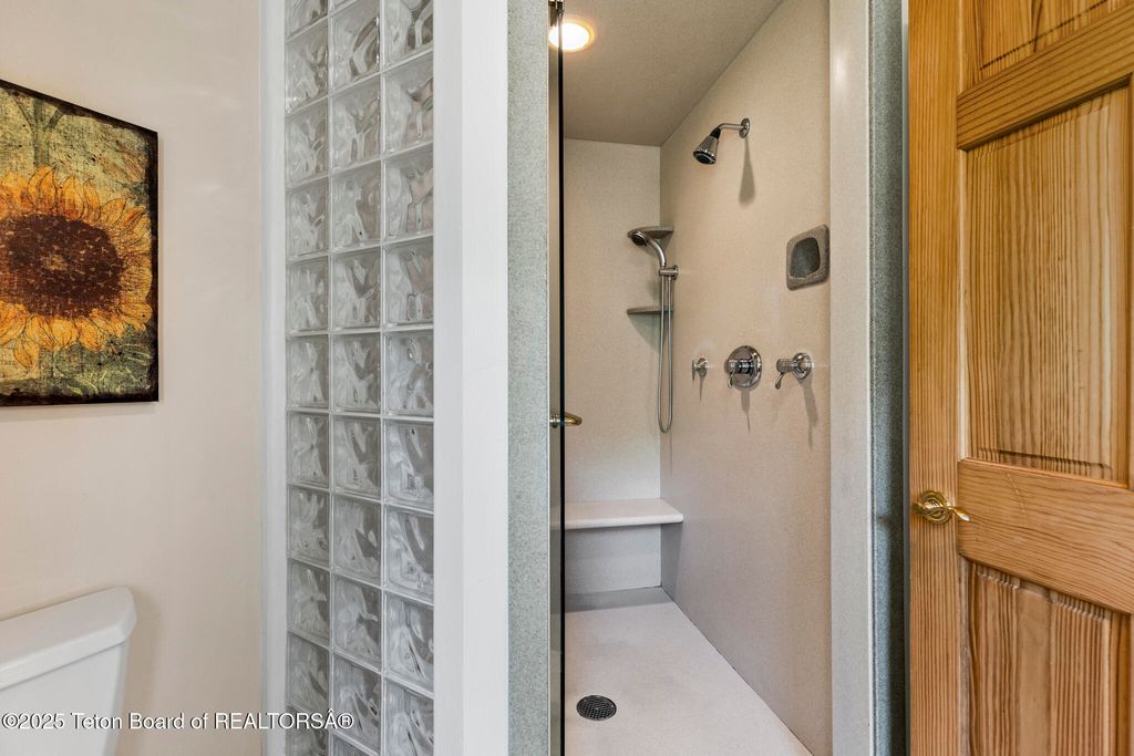 3610 N LAKE CREEK Drive, Wilson, WY 83014 photo 35