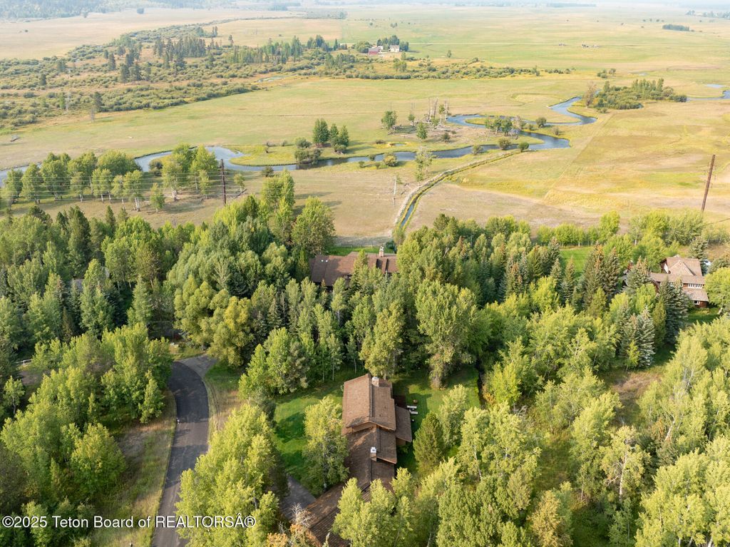 3610 N LAKE CREEK Drive, Wilson, WY 83014 photo 4