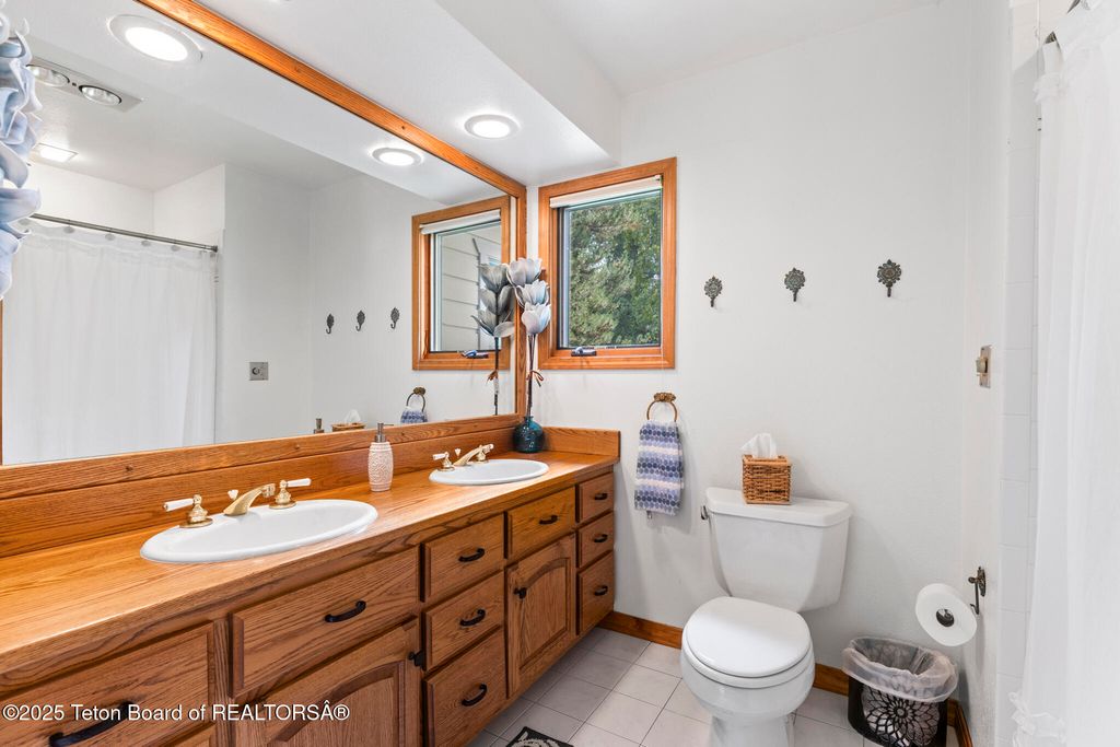 3610 N LAKE CREEK Drive, Wilson, WY 83014 photo 40