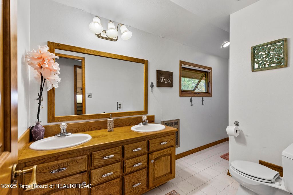 3610 N LAKE CREEK Drive, Wilson, WY 83014 photo 45