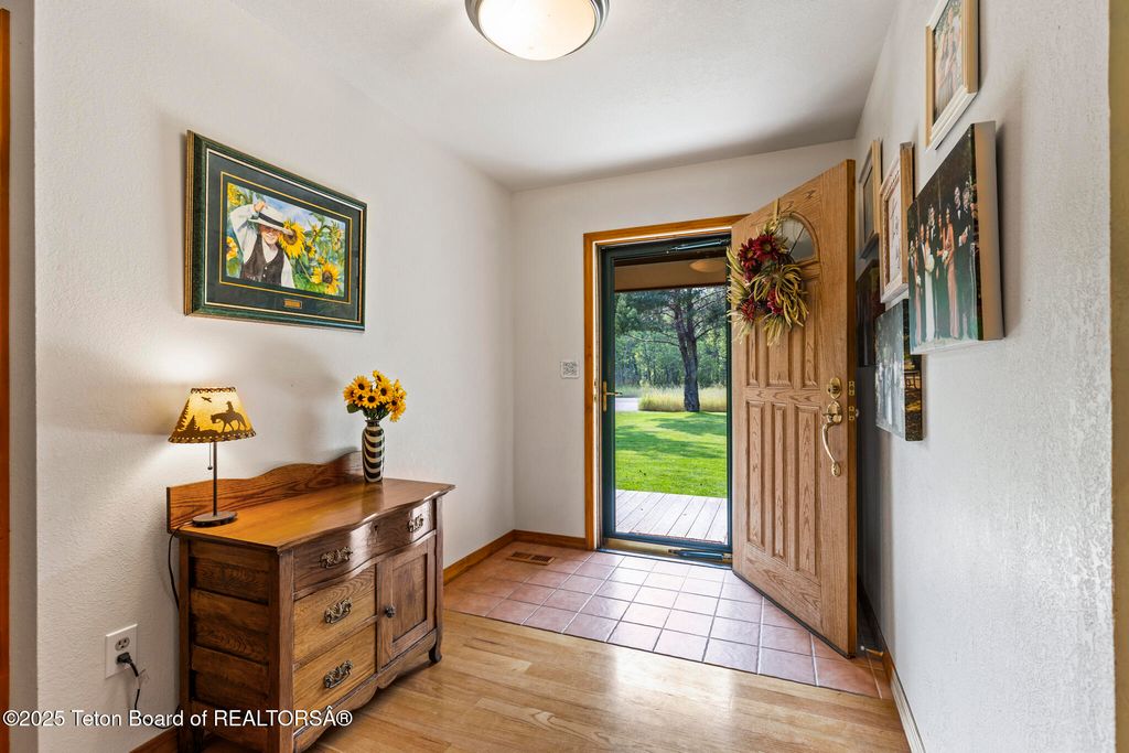 3610 N LAKE CREEK Drive, Wilson, WY 83014 photo 9