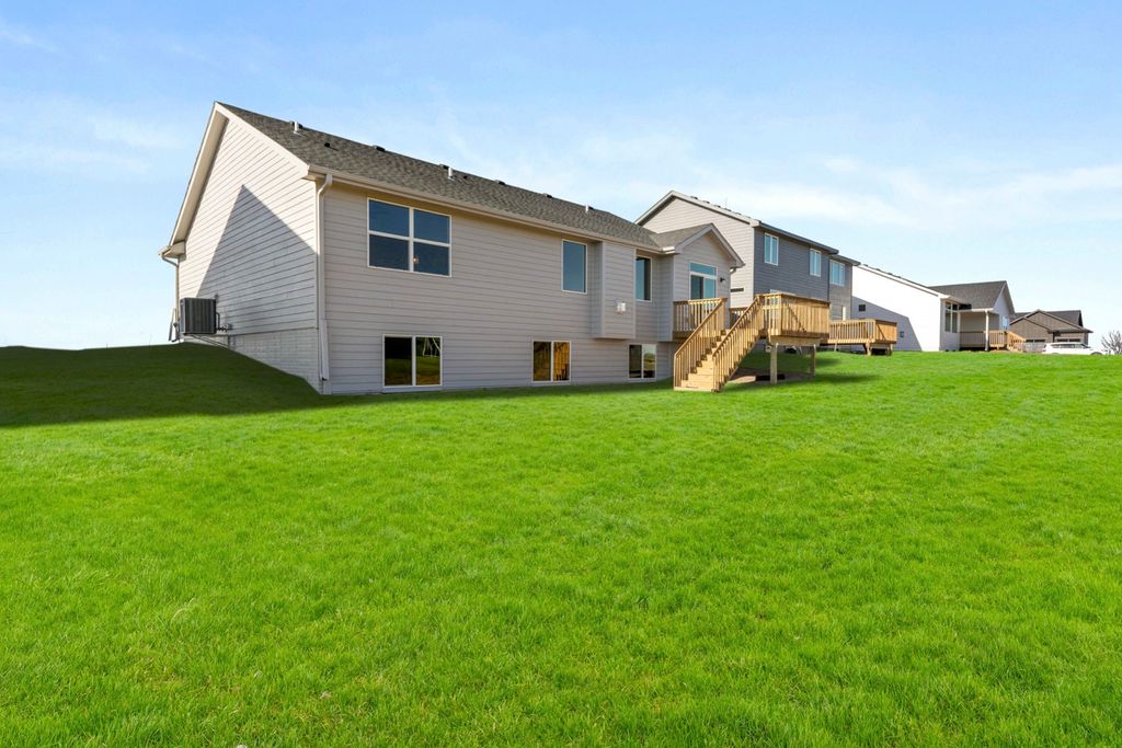 1415 NW Steven Street, Waukee, IA 50263