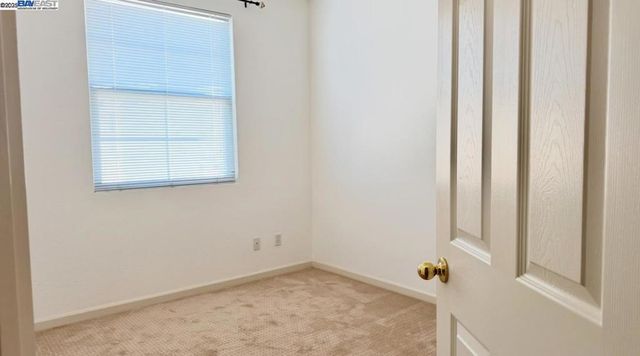 710 City Walk Pl 4, Hayward, CA 94541